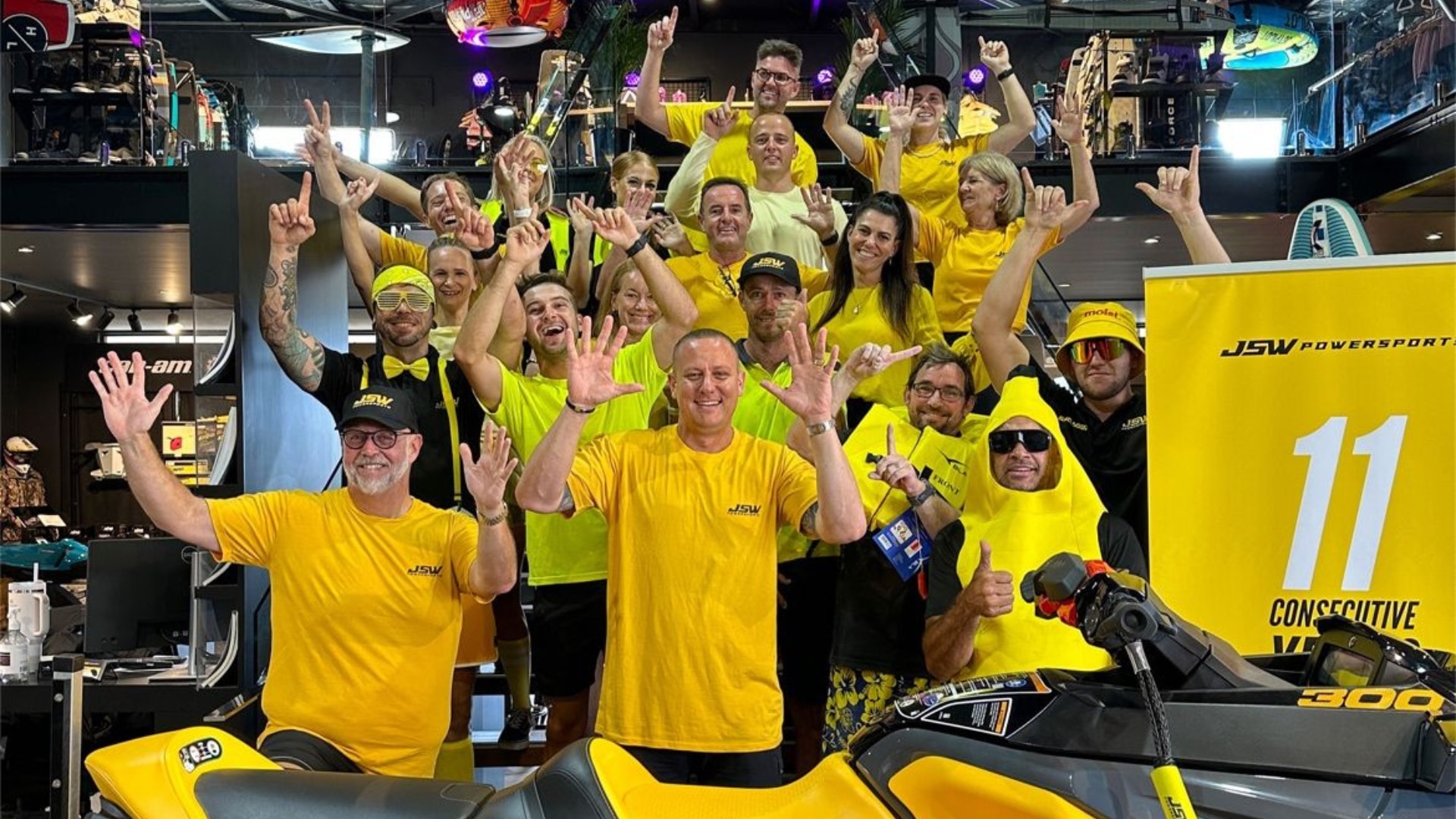 Empleado participando en la iniciativa Ride out en una instalación.