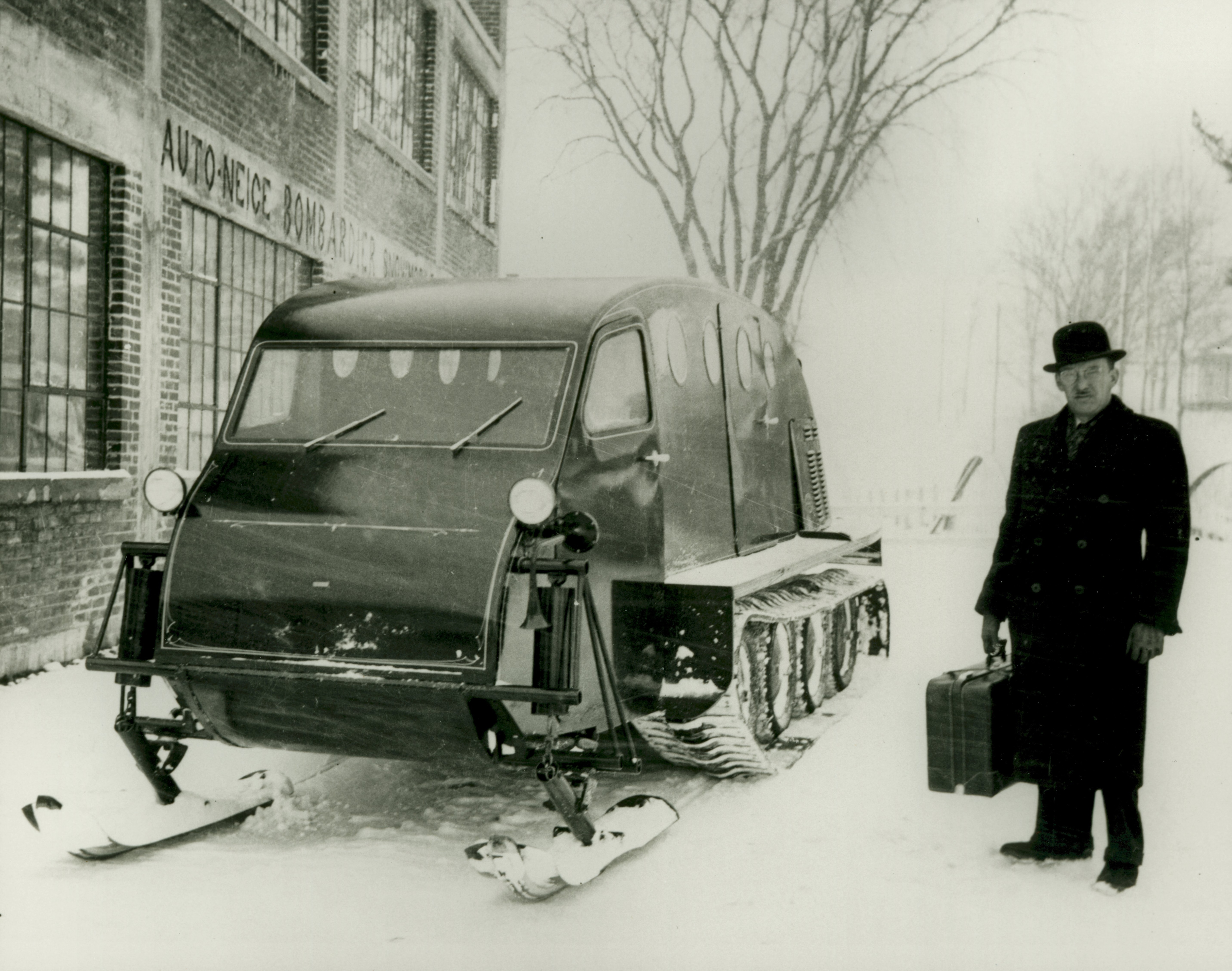 Uno de los primeros vehículos para la nieve desarrollados por Bombardier (BRP)